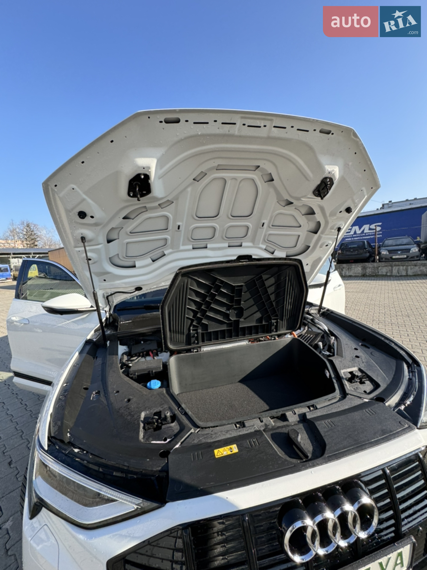 2021 Audi e-tron - мініатюра 21