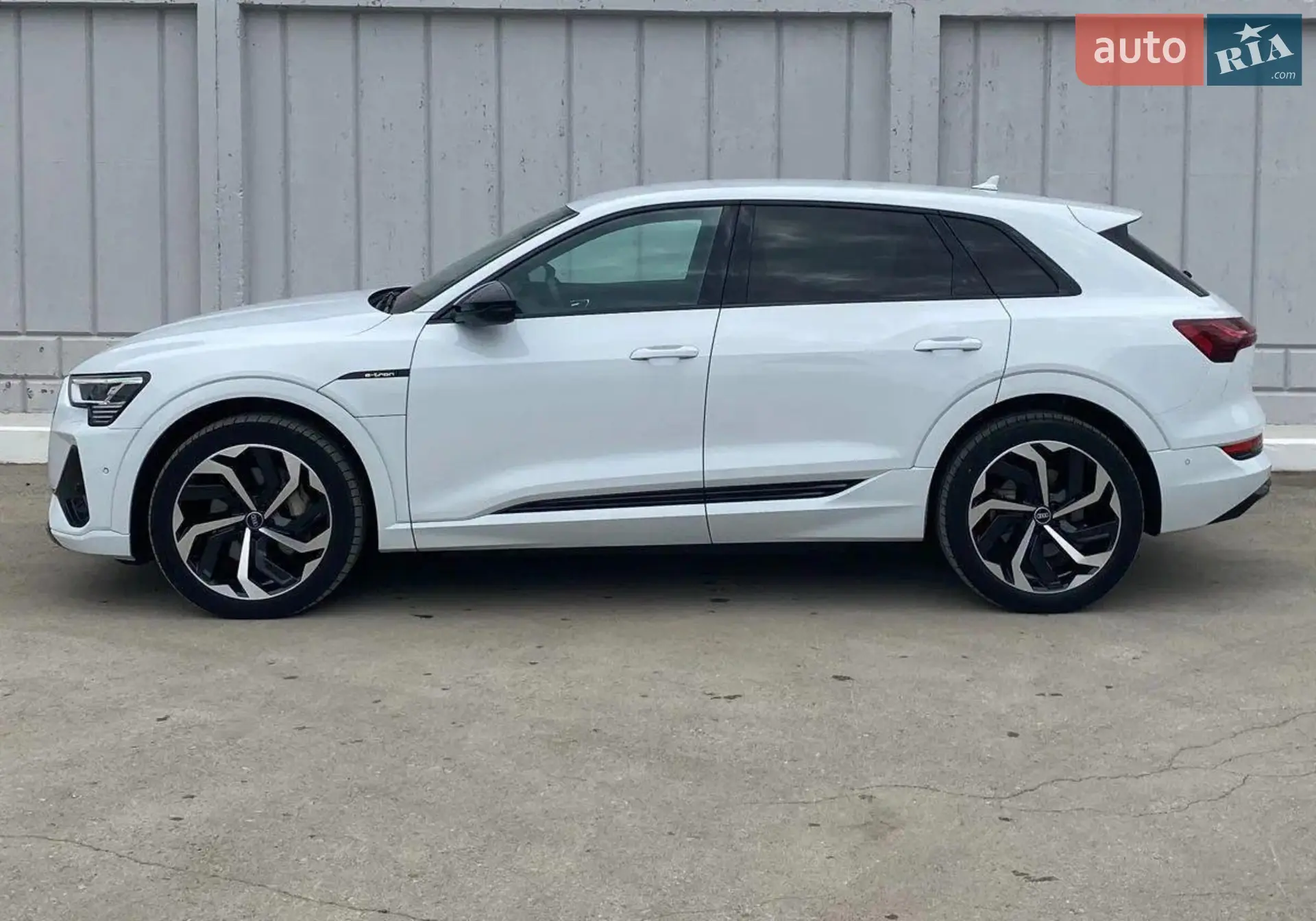 Audi e-tron 2019