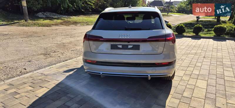 Внедорожник / Кроссовер Audi e-tron 2022 в Черкассах