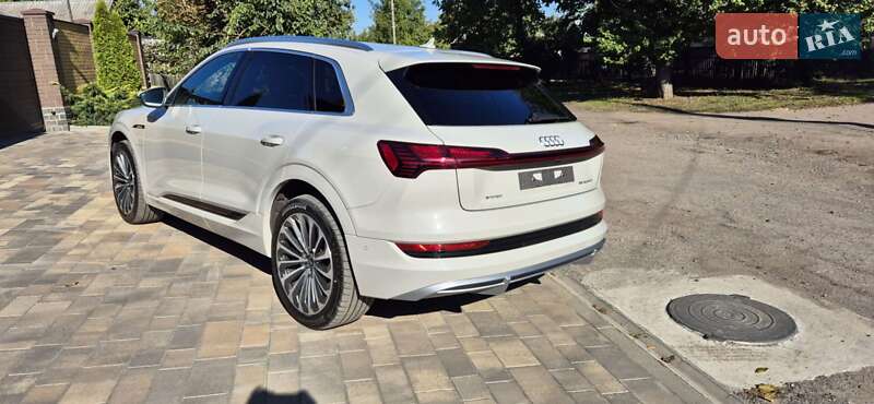 Внедорожник / Кроссовер Audi e-tron 2022 в Черкассах