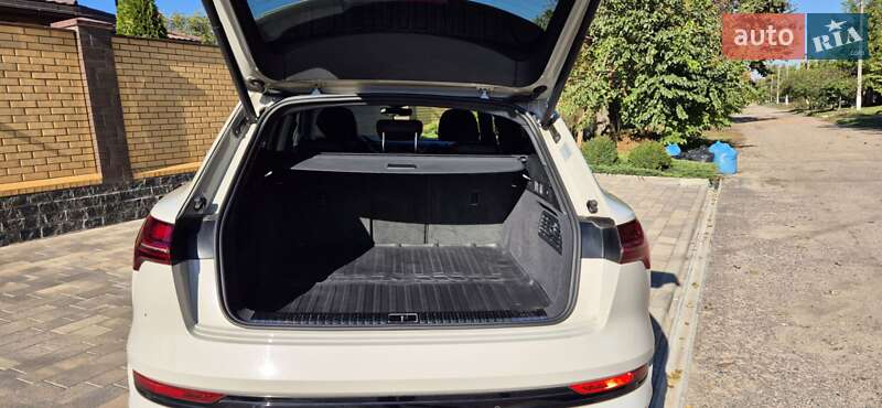 Внедорожник / Кроссовер Audi e-tron 2022 в Черкассах