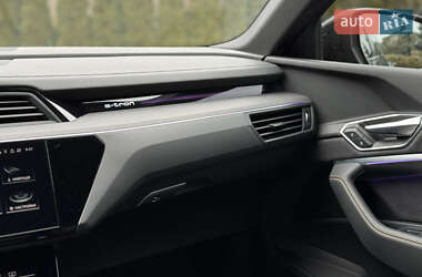 Внедорожник / Кроссовер Audi e-tron 2022 в 