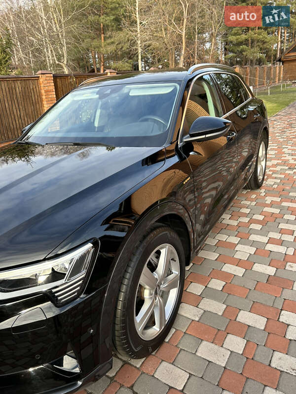 Внедорожник / Кроссовер Audi e-tron 2020 в Киеве