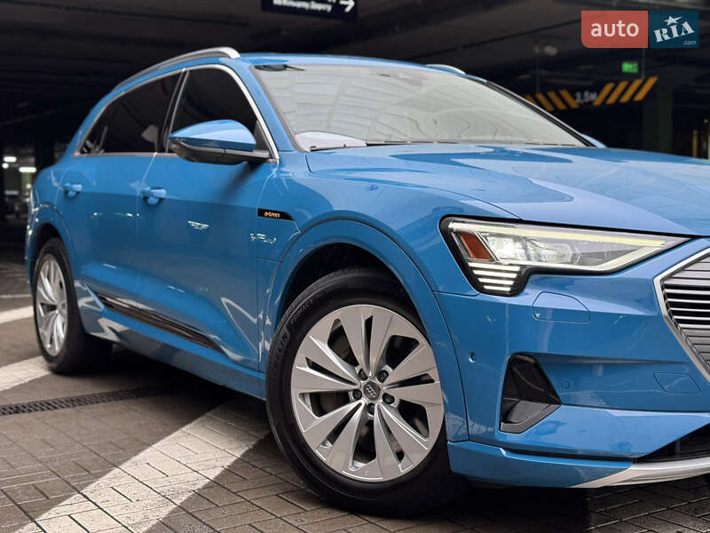 Позашляховик / Кросовер Audi e-tron 2019 в Києві