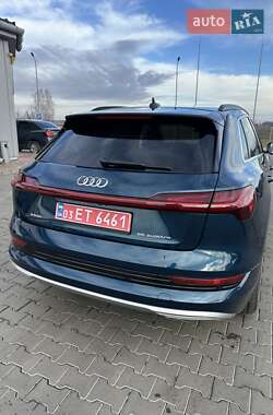 Внедорожник / Кроссовер Audi e-tron 2019 в 