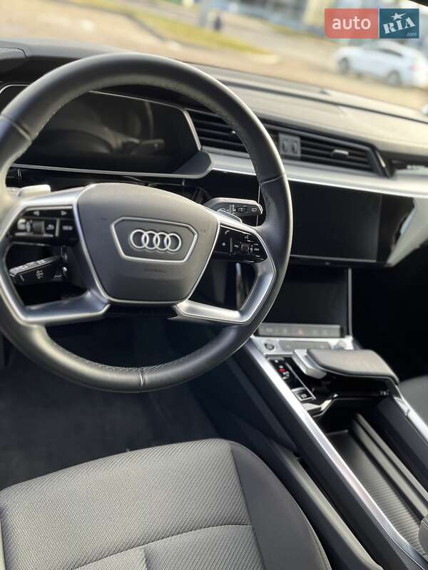 Внедорожник / Кроссовер Audi e-tron 2022 в Львове