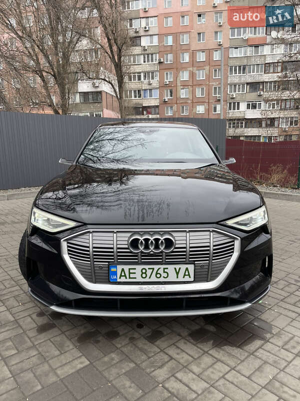 Позашляховик / Кросовер Audi e-tron 2019 в Дніпрі