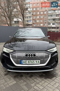 Внедорожник / Кроссовер Audi e-tron 2019 в 