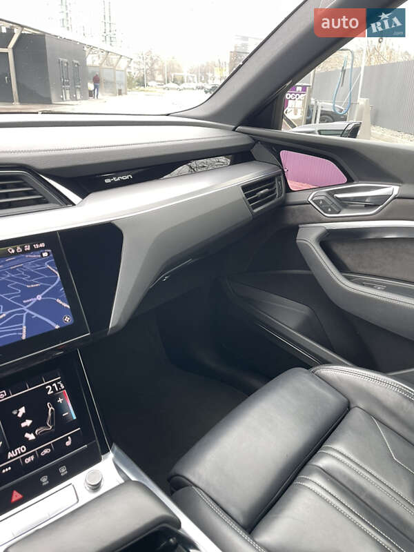 Позашляховик / Кросовер Audi e-tron 2019 в Дніпрі