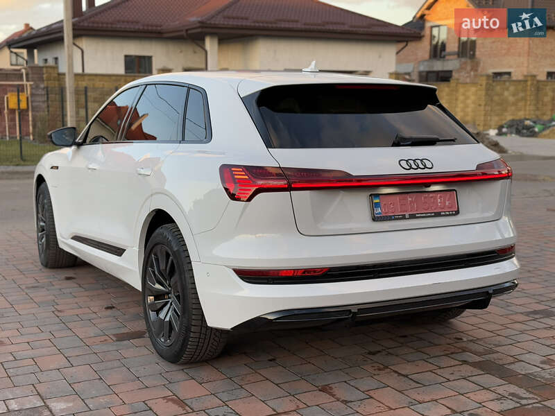 Внедорожник / Кроссовер Audi e-tron 2022 в Ровно