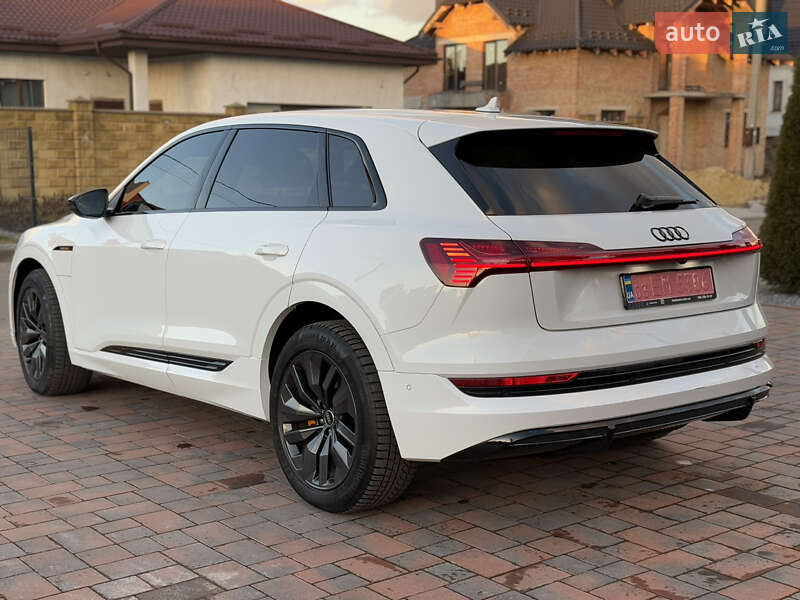 Внедорожник / Кроссовер Audi e-tron 2022 в Ровно