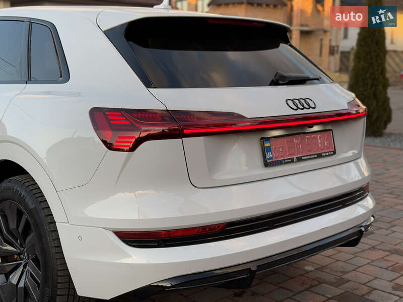 Внедорожник / Кроссовер Audi e-tron 2022 в Ровно