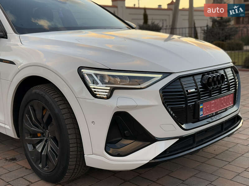 Внедорожник / Кроссовер Audi e-tron 2022 в Ровно