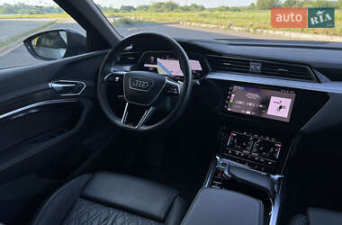 Внедорожник / Кроссовер Audi e-tron 2020 в 