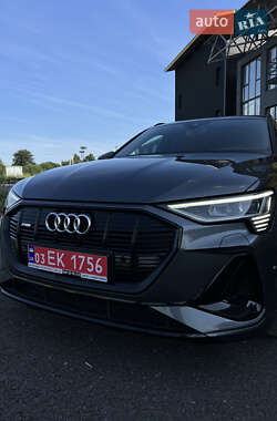 Внедорожник / Кроссовер Audi e-tron 2020 в 