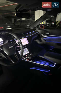 Внедорожник / Кроссовер Audi e-tron 2020 в 