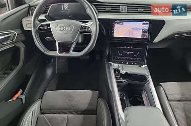 Позашляховик / Кросовер Audi e-tron 2019 в 