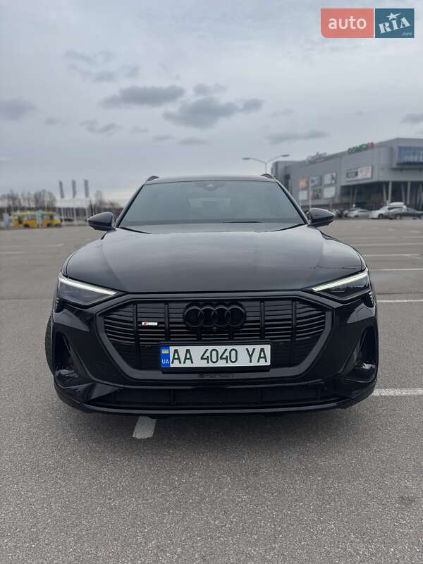 Внедорожник / Кроссовер Audi e-tron 2021 в Киеве