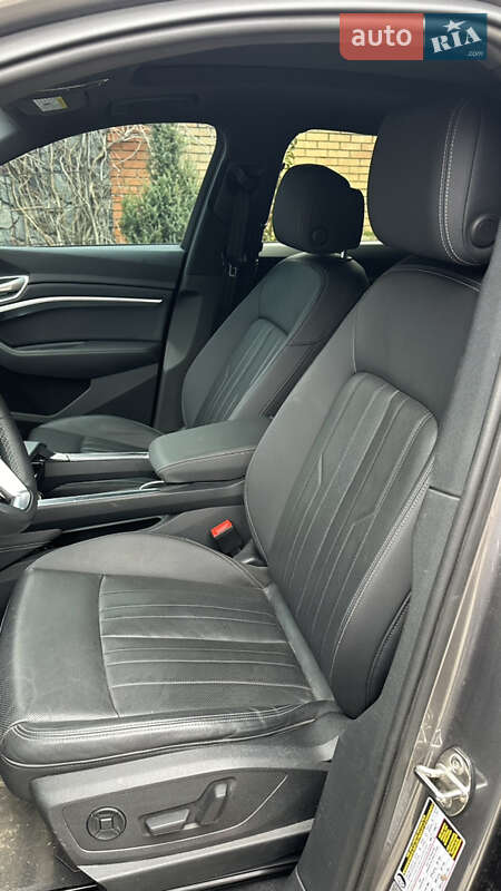 Внедорожник / Кроссовер Audi e-tron 2021 в Борисполе фото 27 Внедорожник / Кроссовер Audi e-tron 2021 в Борисполе