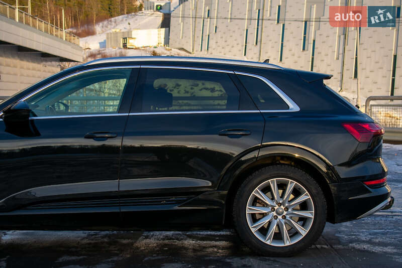 Позашляховик / Кросовер Audi e-tron 2019 в Києві