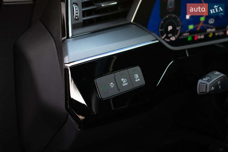 Позашляховик / Кросовер Audi e-tron 2019 в Києві