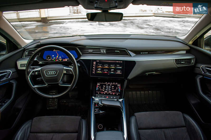 Позашляховик / Кросовер Audi e-tron 2019 в Києві