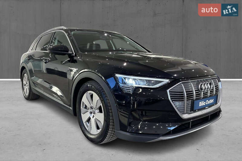 Внедорожник / Кроссовер Audi e-tron 2020 в 