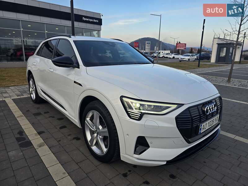 Внедорожник / Кроссовер Audi e-tron 2020 в 