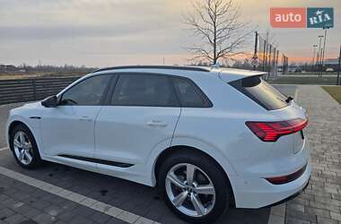 Внедорожник / Кроссовер Audi e-tron 2020 в 