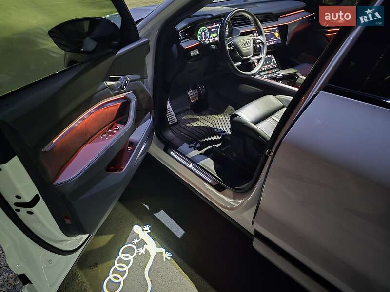 Внедорожник / Кроссовер Audi e-tron 2020 в Мукачево