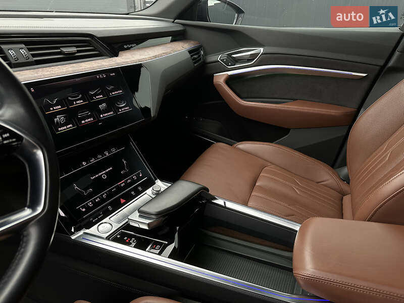 Позашляховик / Кросовер Audi e-tron 2019 в Києві