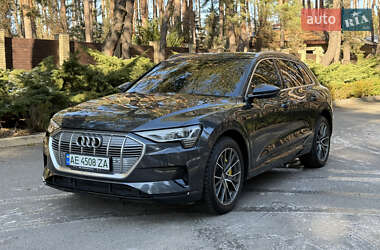 Внедорожник / Кроссовер Audi e-tron 2020 в Днепре