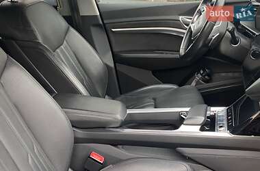 Внедорожник / Кроссовер Audi e-tron 2019 в 