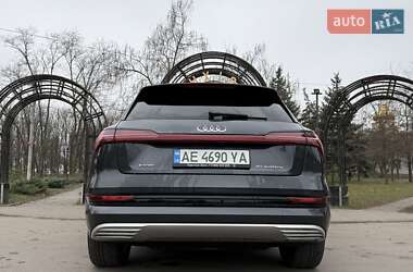 Внедорожник / Кроссовер Audi e-tron 2019 в 