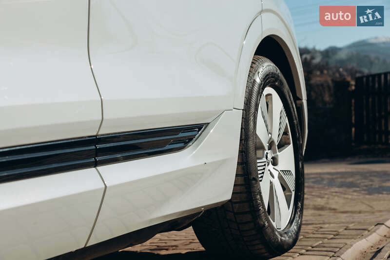 Позашляховик / Кросовер Audi e-tron 2019 в Львові