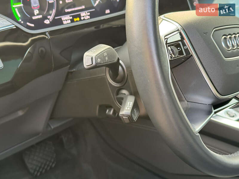 Позашляховик / Кросовер Audi e-tron 2020 в Чернівцях