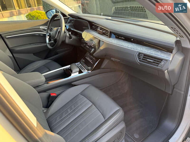 Позашляховик / Кросовер Audi e-tron 2020 в Чернівцях