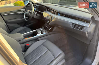 Позашляховик / Кросовер Audi e-tron 2020 в 