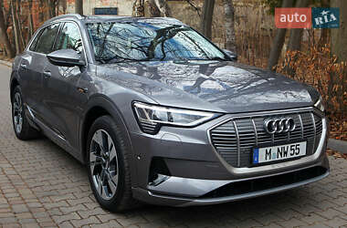Внедорожник / Кроссовер Audi e-tron 2019 в 