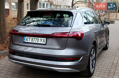 Внедорожник / Кроссовер Audi e-tron 2019 в 