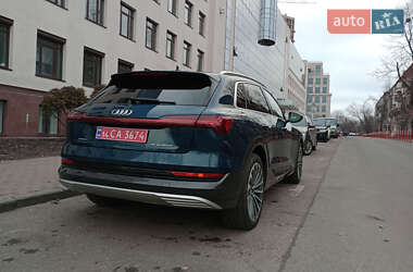 Внедорожник / Кроссовер Audi e-tron 2019 в 