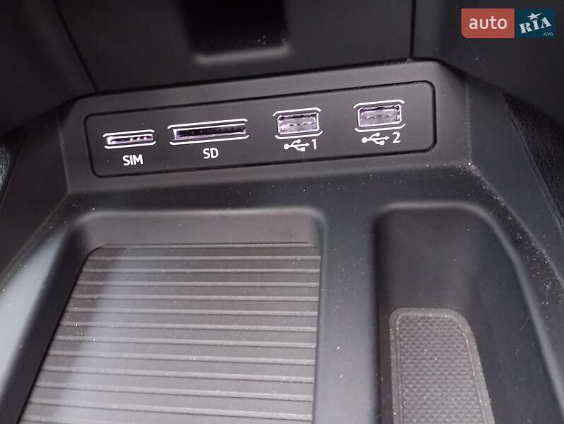 Внедорожник / Кроссовер Audi e-tron 2019 в Киеве