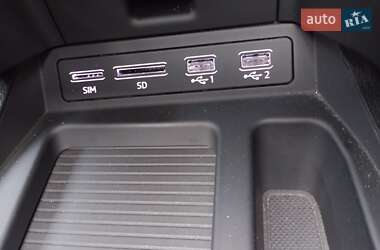 Внедорожник / Кроссовер Audi e-tron 2019 в 