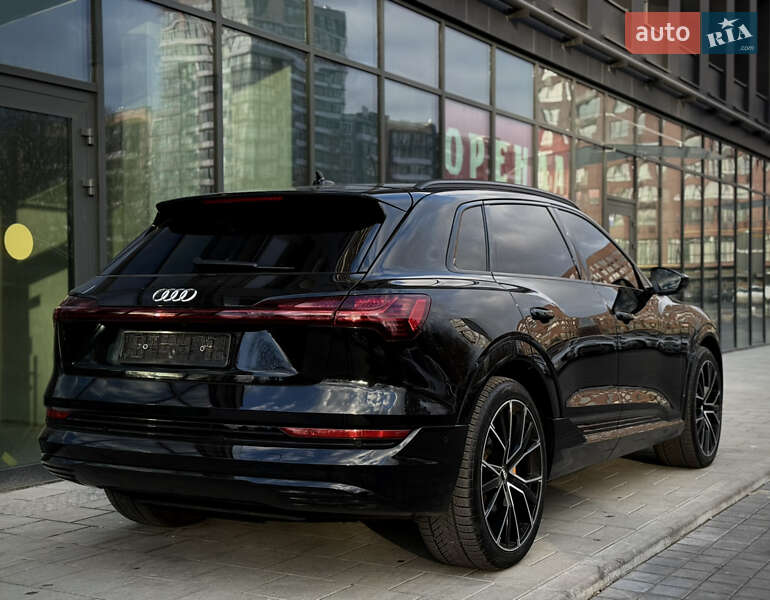 Позашляховик / Кросовер Audi e-tron 2018 в Львові фото 13 Позашляховик / Кросовер Audi e-tron 2018 в Львові