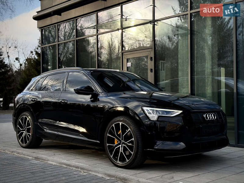 Позашляховик / Кросовер Audi e-tron 2018 в Львові фото 11 Позашляховик / Кросовер Audi e-tron 2018 в Львові