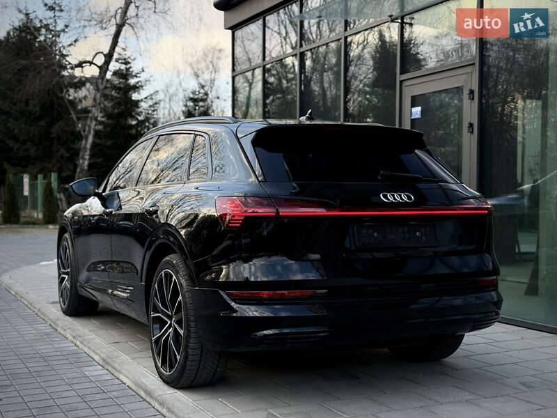 Позашляховик / Кросовер Audi e-tron 2018 в Львові фото 25 Позашляховик / Кросовер Audi e-tron 2018 в Львові