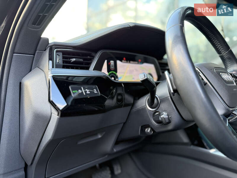 Позашляховик / Кросовер Audi e-tron 2018 в Львові фото 35 Позашляховик / Кросовер Audi e-tron 2018 в Львові