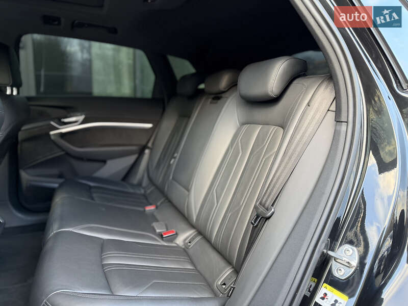 Позашляховик / Кросовер Audi e-tron 2018 в Львові фото 58 Позашляховик / Кросовер Audi e-tron 2018 в Львові