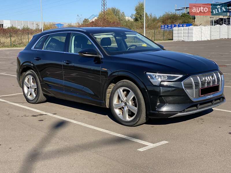 Внедорожник / Кроссовер Audi e-tron 2021 в Ровно