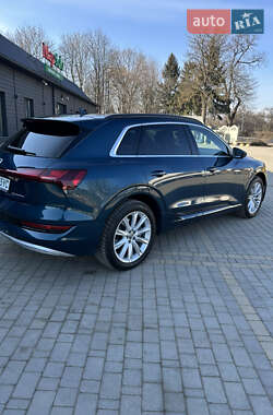 Внедорожник / Кроссовер Audi e-tron 2020 в 